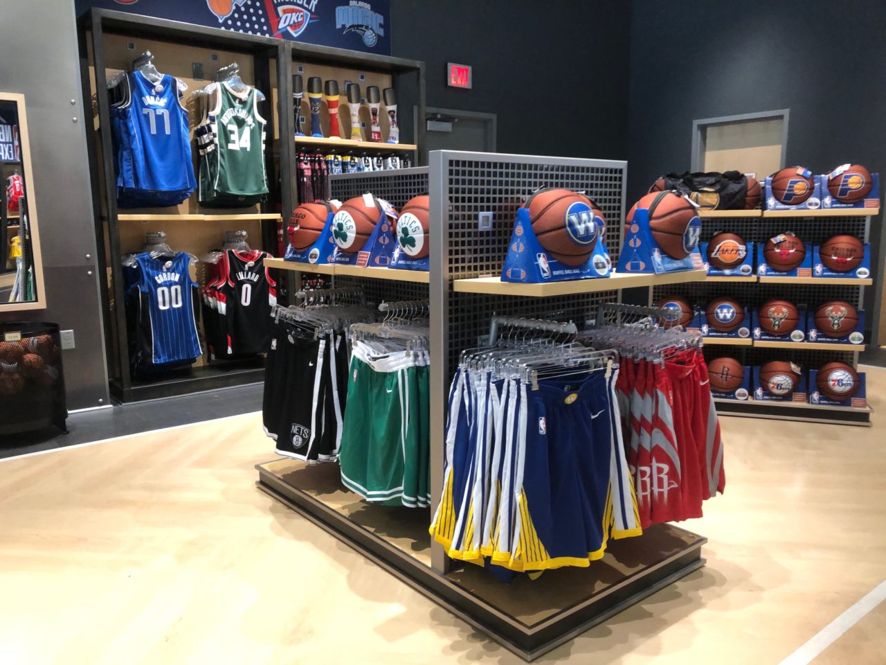 Retail: Fixtures and Custom Merchandise Displays - Custom Millcraft